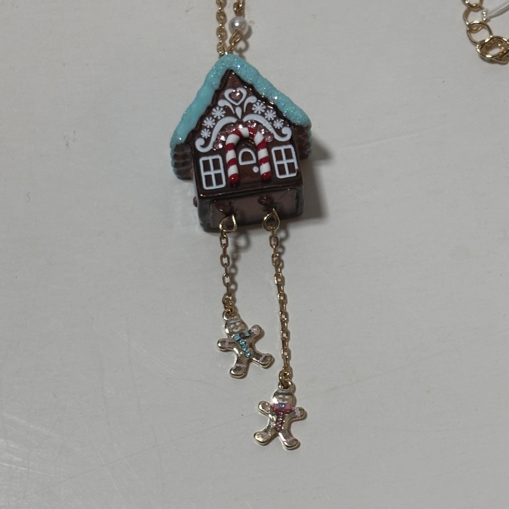 Betsey Johnson Gingerbread House Necklace - Picture 10 of 11